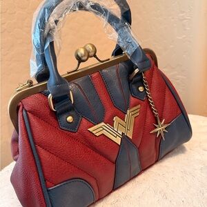 Wonder Woman Bioworld Satchel – NWT – Red/Blue with Gold Hardware